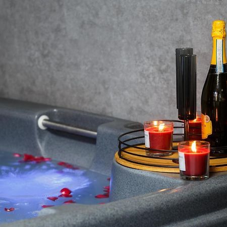Riverside Studio With Jacuzzi! Sheffield Luaran gambar