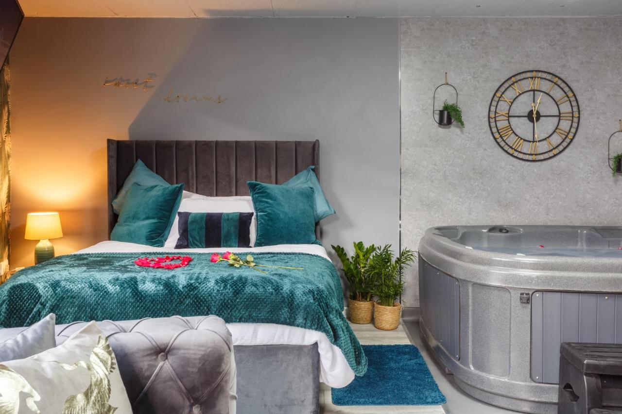 Riverside Studio With Jacuzzi! Sheffield Luaran gambar