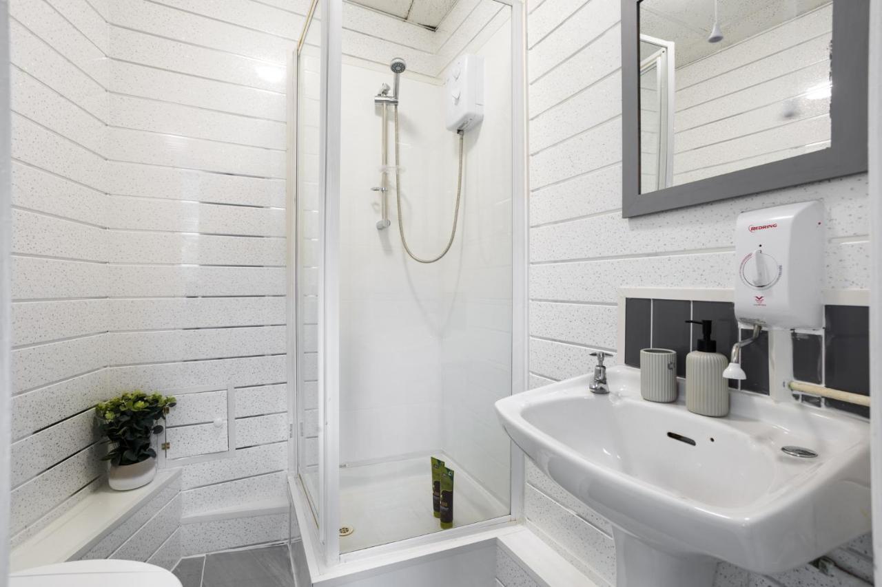 Riverside Studio With Jacuzzi! Sheffield Luaran gambar