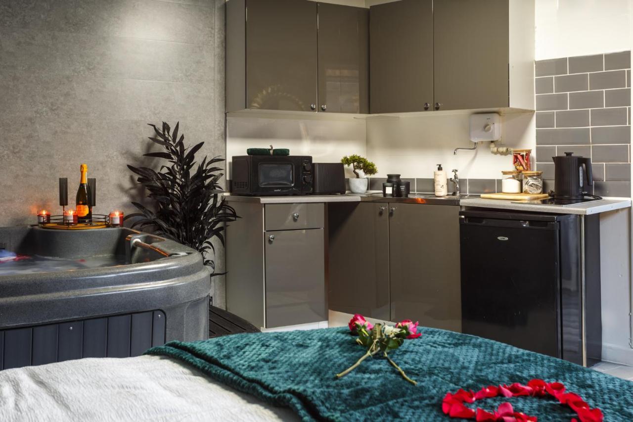 Riverside Studio With Jacuzzi! Sheffield Luaran gambar